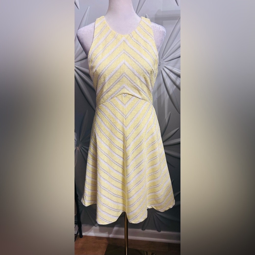 NWT Mi a mi SZ S Yellow/white/gold metallic chevron patterned dress/bust 34” - Picture 6 of 8